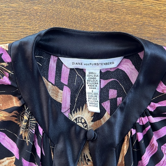 🌟DVF Silk Chiffon Stunning, Unusual Black/Gold/Lavender print Midi Party … - Picture 6 of 6